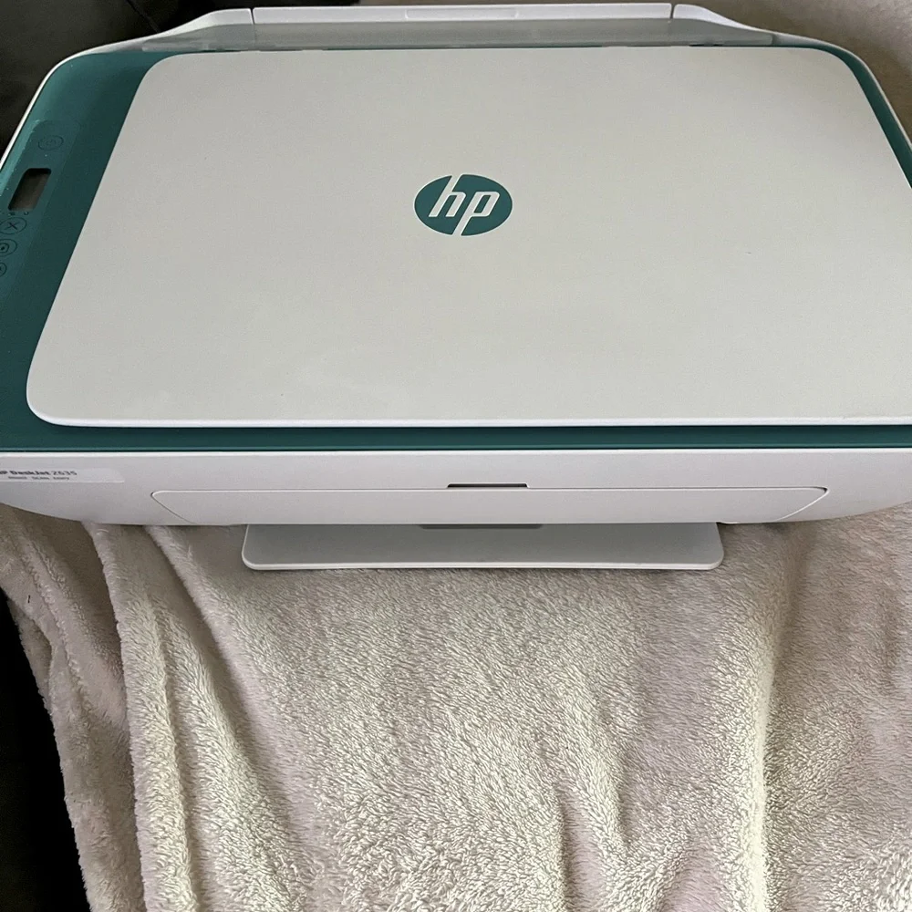 HP Deskjet 2635 Print Scan Copy. Never used.